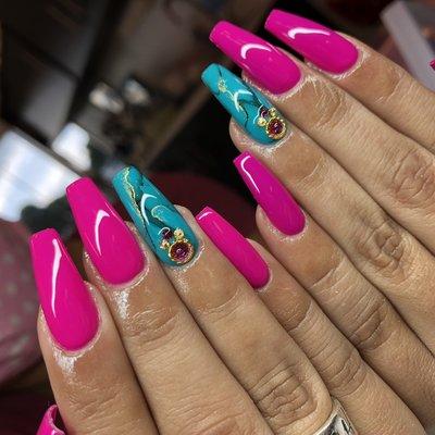 Gel X set with Minimal Nailart