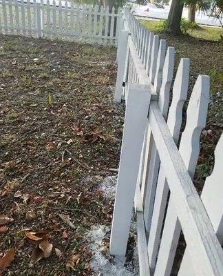 Lee or someone on his crew didn't nail the fencing to the posts along this entire section of fencing. My dog could have easily gotten out!