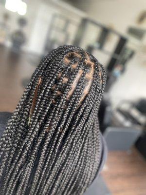 medium knotless braids