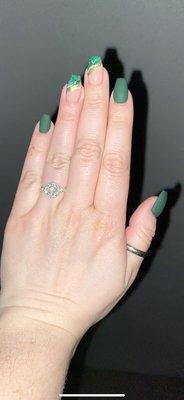 I can't even  tell you how much I love this green geo set. Green with envy? No need, just boook her and you can have nice nails too!!