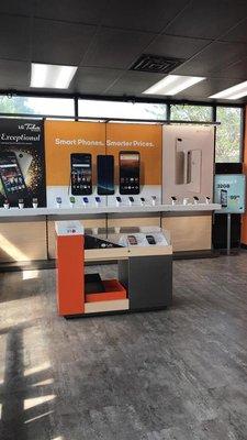 Boost Mobile 4.0 Store