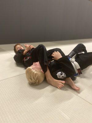 Kids class, drilling armbars