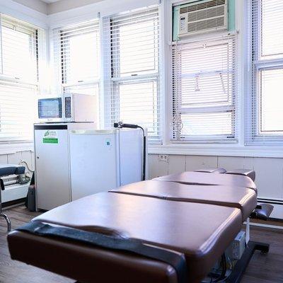 bayside no fault doctor interior - patient room 2