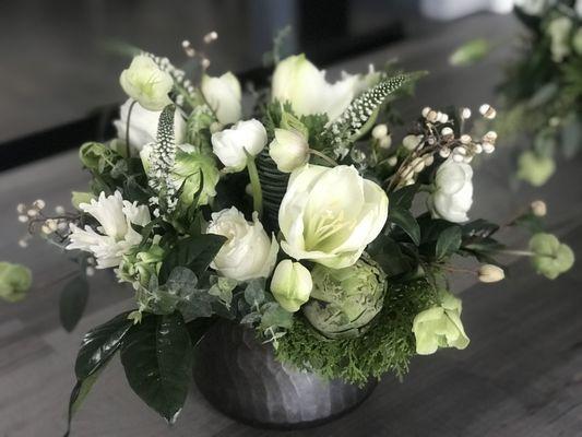 whites and greens..always an elegant option