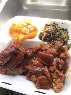 Bbq pork & chicken combo $15 (comes w/baked beans,  bread & drink)