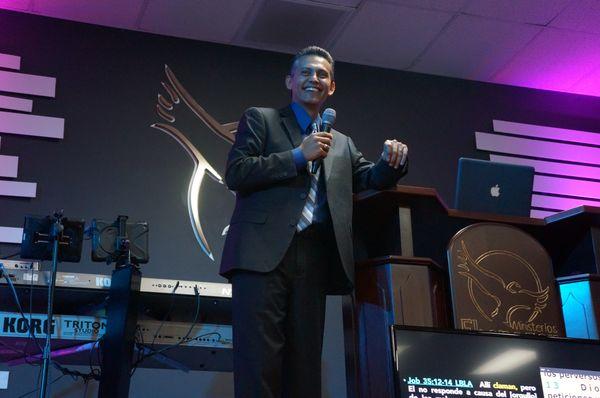 Pastor Carlos González