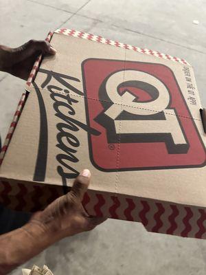 QT pizza box to go