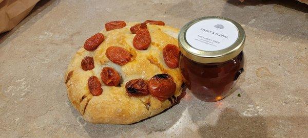 Tomato bread and honey