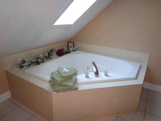 Country Elegance whirlpool tub