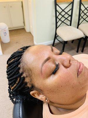 Individual lashes and eyebrows threading