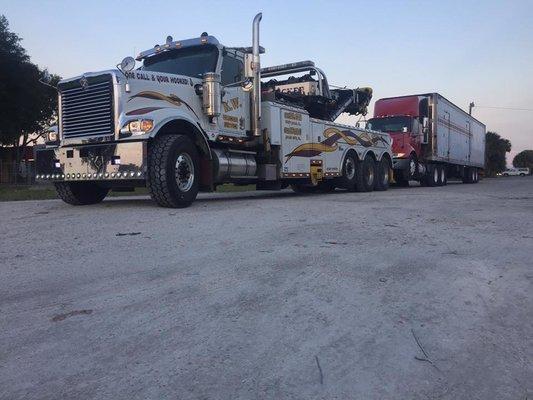 Heavy towing http://kwwreckerservice.com/