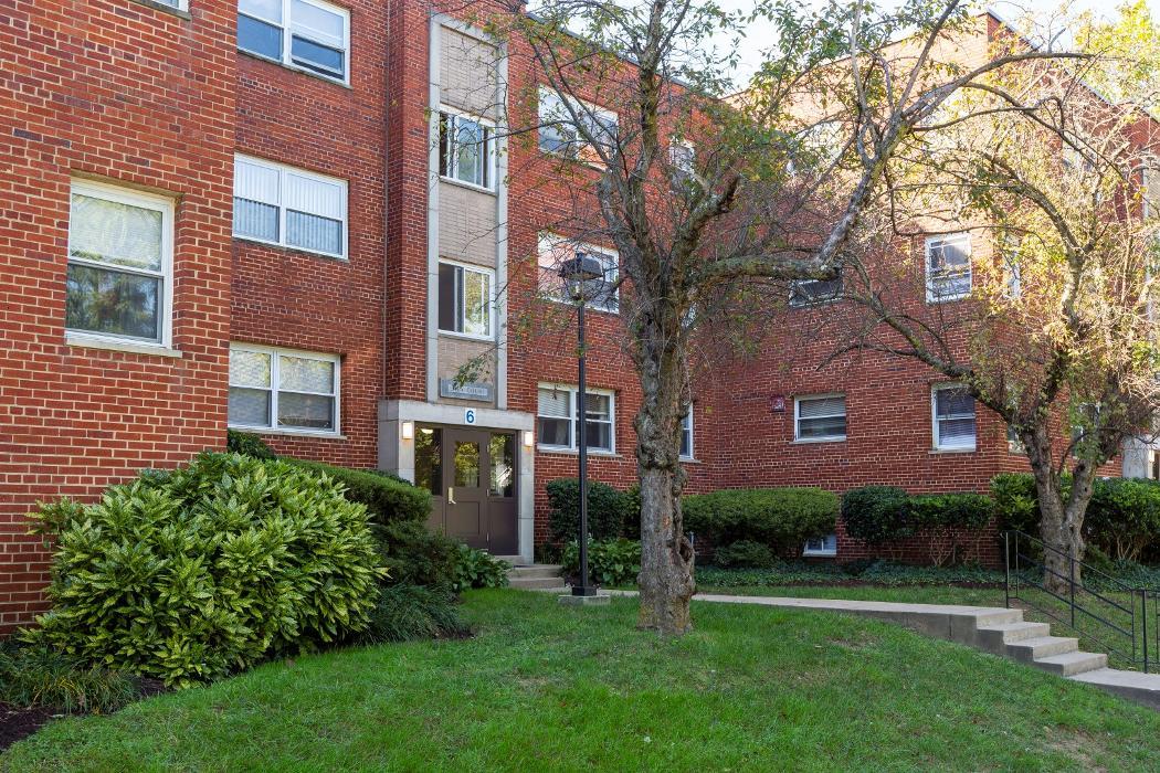 Lacy Court Apartments