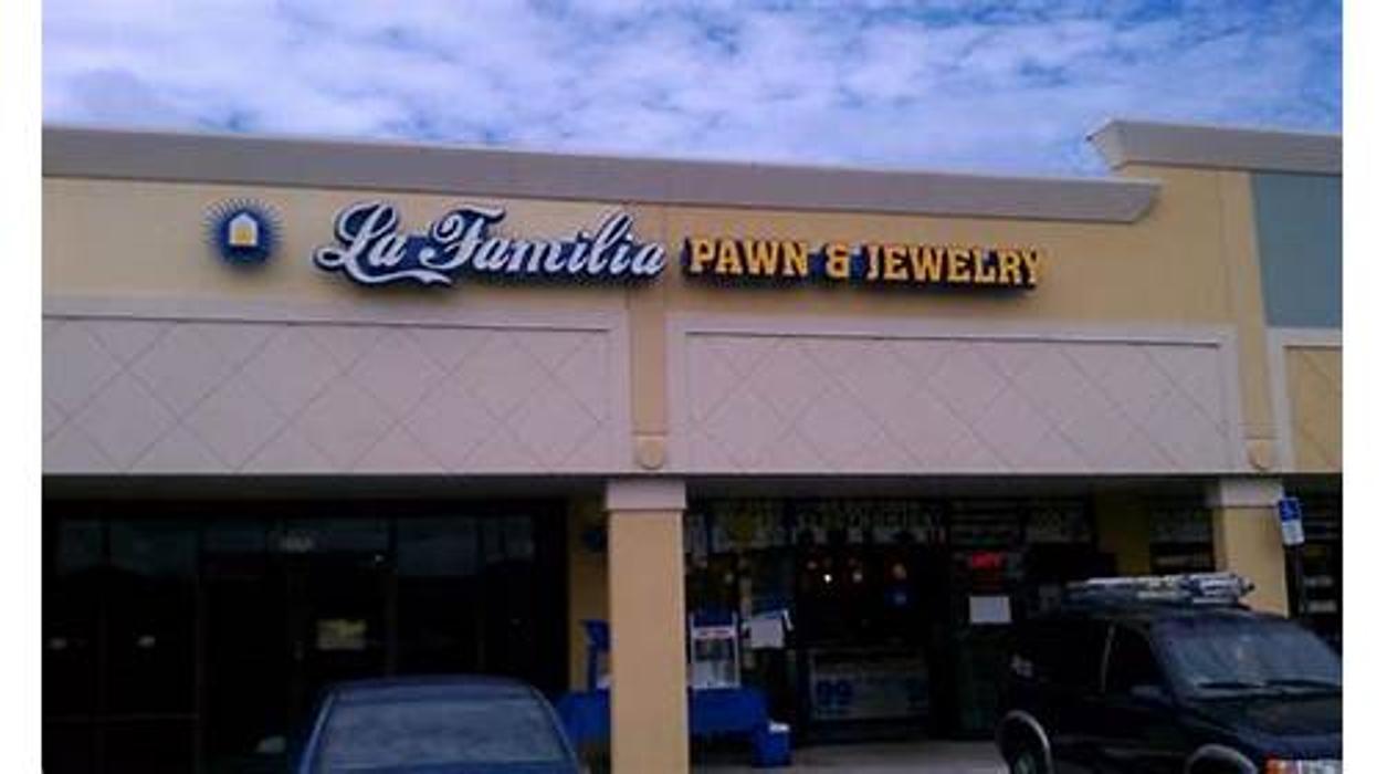 La Familia Pawn and Jewelry Whisper Lakes