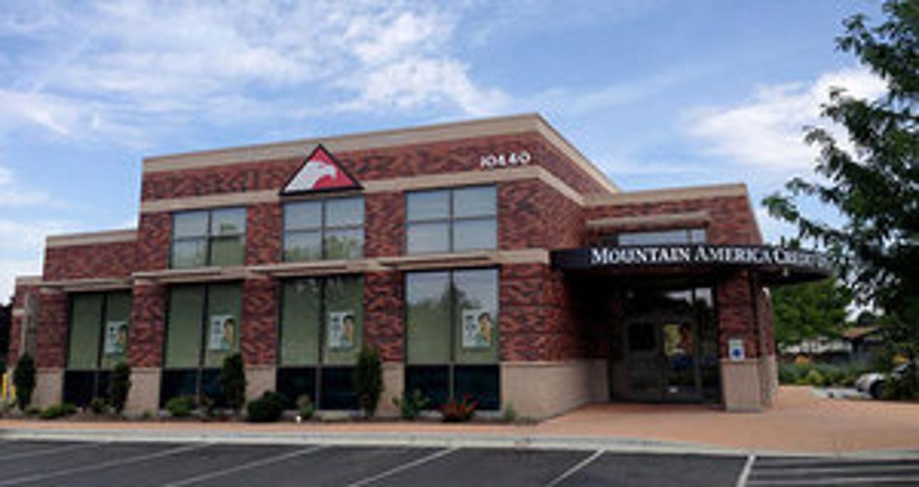 Mountain America Credit Union - Boise: Ustick Road Branch